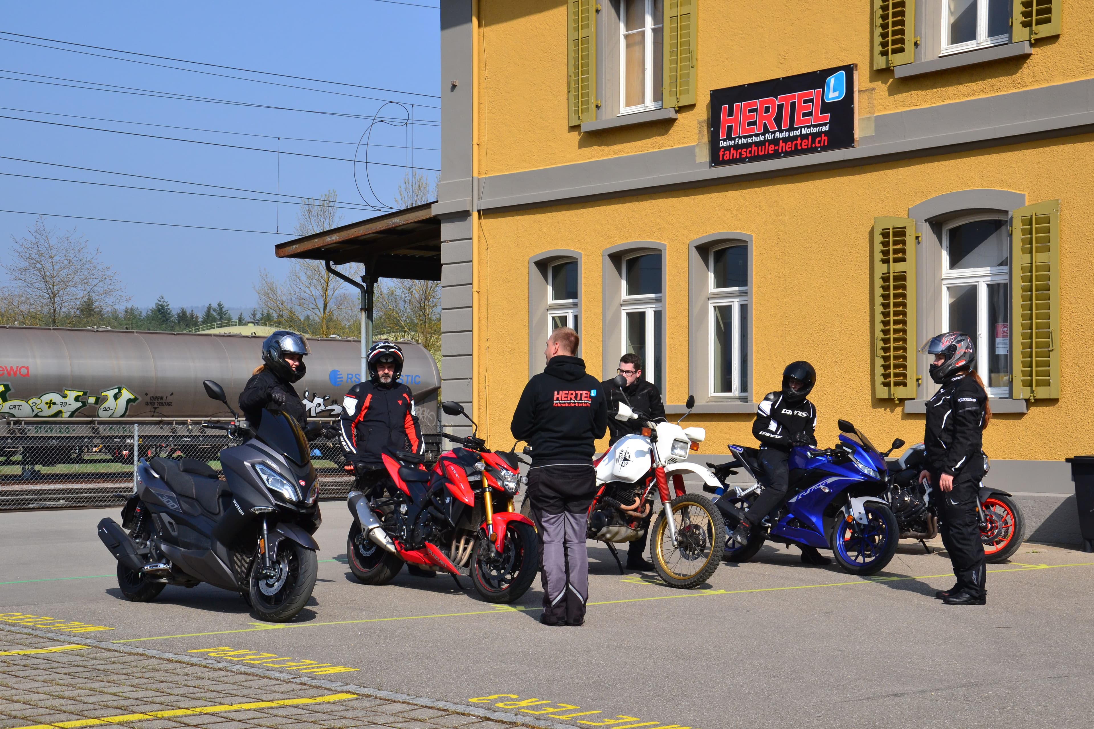 Motorrad Kat. A1. Roller / 125er bei Hertel Fahrschule